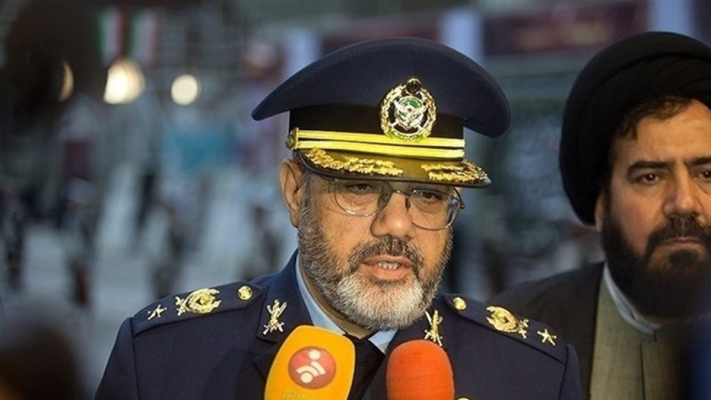 وزير الدفاع الإيراني: أجرينا تجربة ناجحة لصاروخ يحمل رأساً حربياً بوزن 2 طن