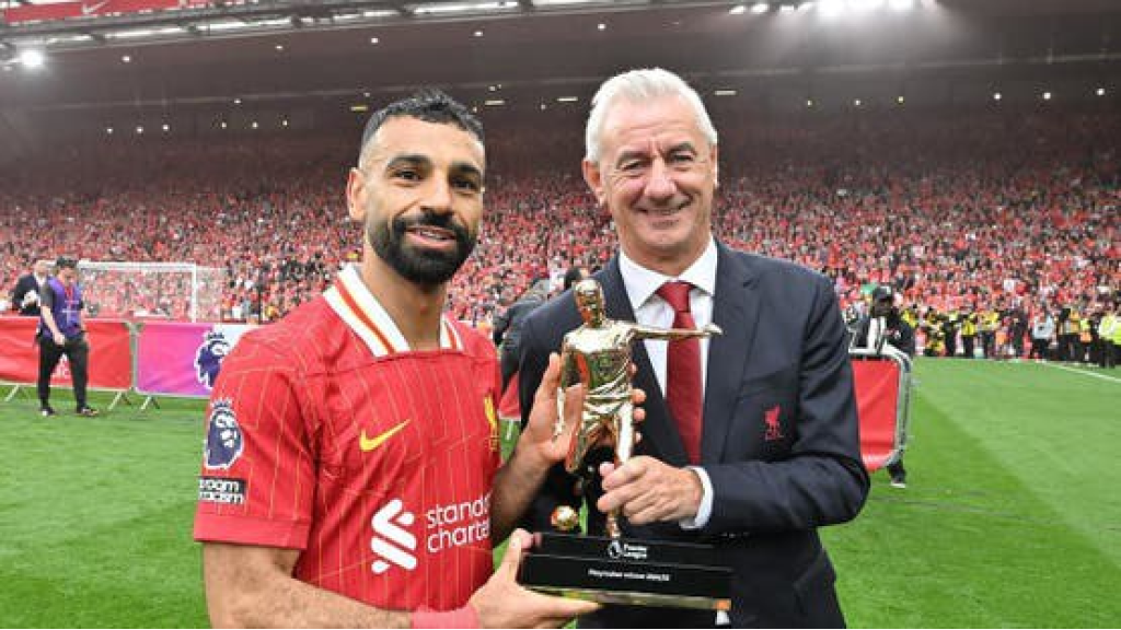 لاعب ليفربول: عذراً صلاح.. أنت لا تستحق الجائزة