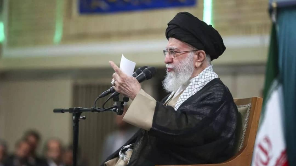 سياري ووحيدي يتسلّمان المهام... خامنئي يُعيد تشكيل القيادة العسكرية