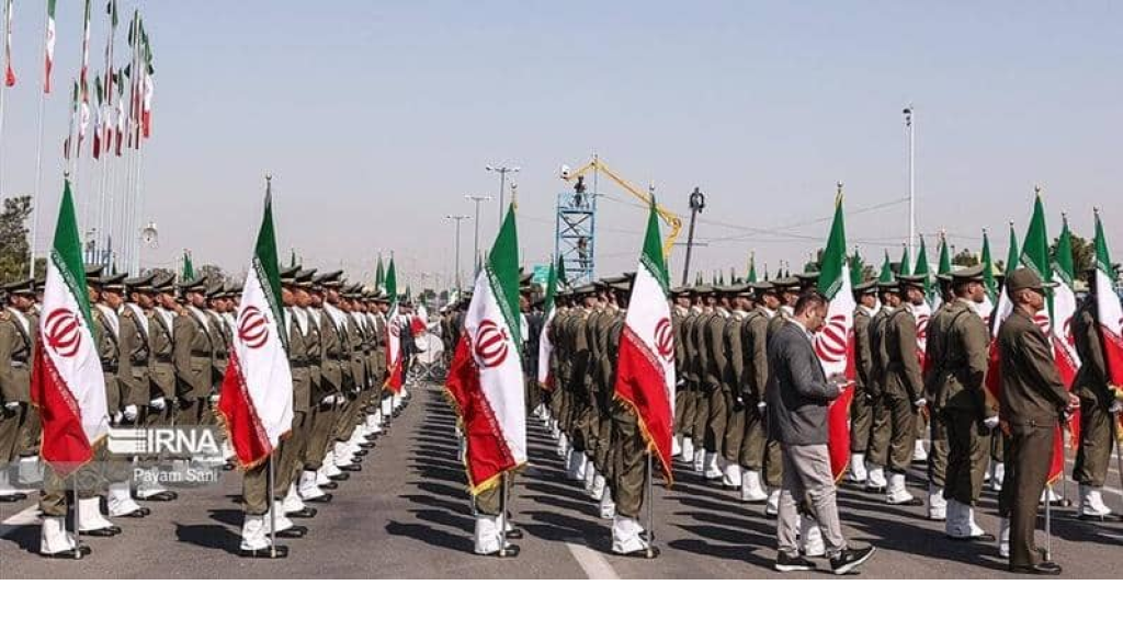 إيران تعتقل 5 أشخاص بتهمة 