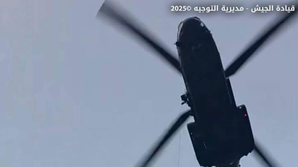 نُقل بـ”الطوافة”.. الجيش ينقذ مواطناً سقط في الوادي