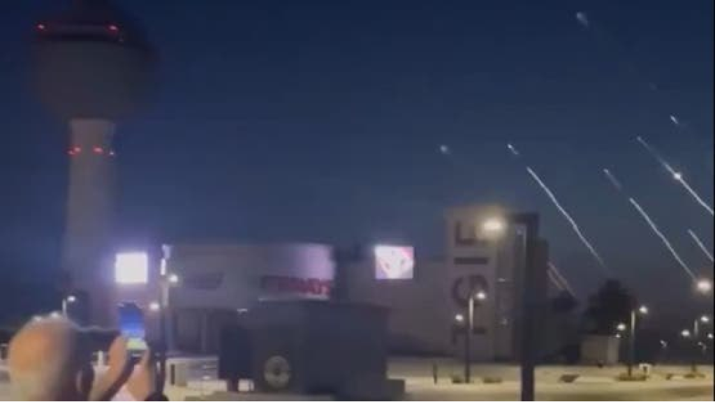 صواريخ في سماء الكويت.. والجيش يوضح: لا تهددنا