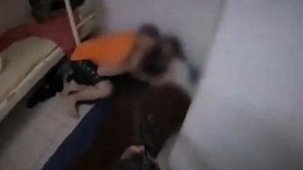 الاحتلال يعتدي على أسرى … اثر احتفالهم بالهجوم الايراني