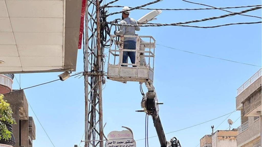 كهرباء زحلة ازالت التعديات  بمواكبة الجيش اللبناني