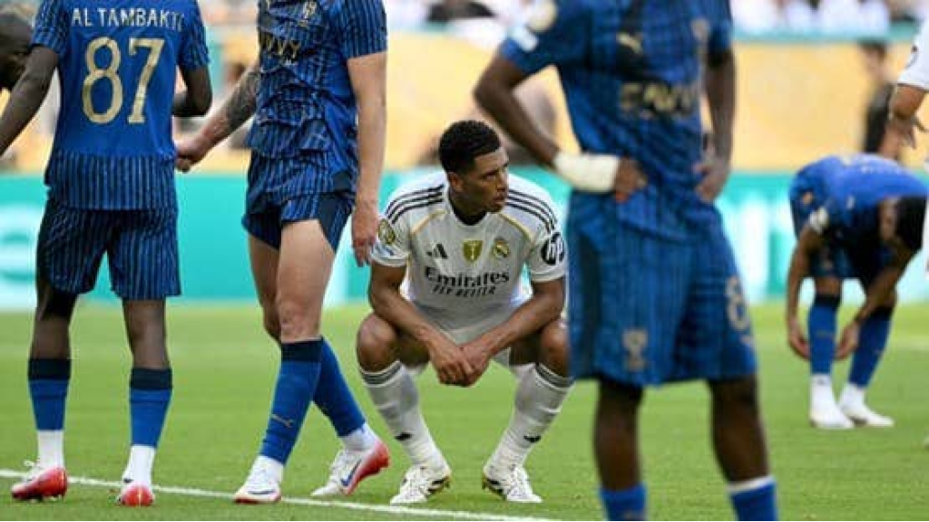 مجدداً.. بيلنغهام يتفوه بشتائم مسيئة ضد حكم مباراة الهلال