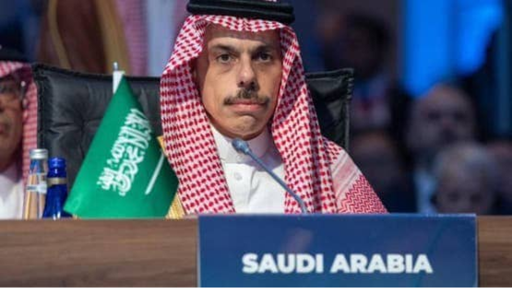 وزير الخارجية السعودي: ندين الاعتداءات الإسرائيلية السافرة تجاه إيران
