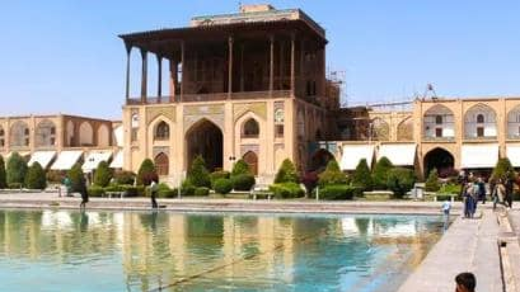 أصفهان التاريخية في معقل الصناعات النووية