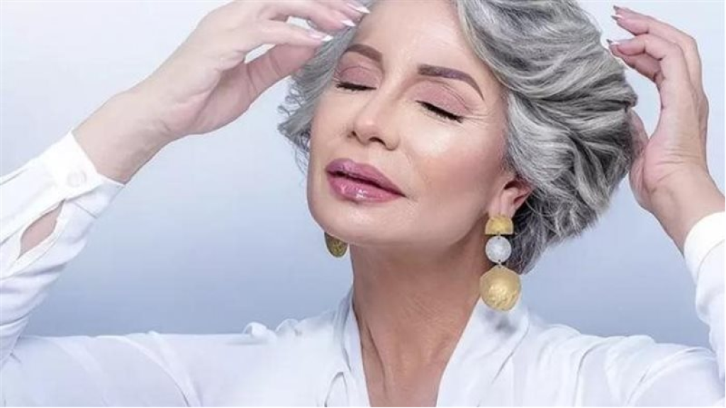 نجمات يرفعن شعار: الشيب رمز الجرأة والجمال الطبيعي