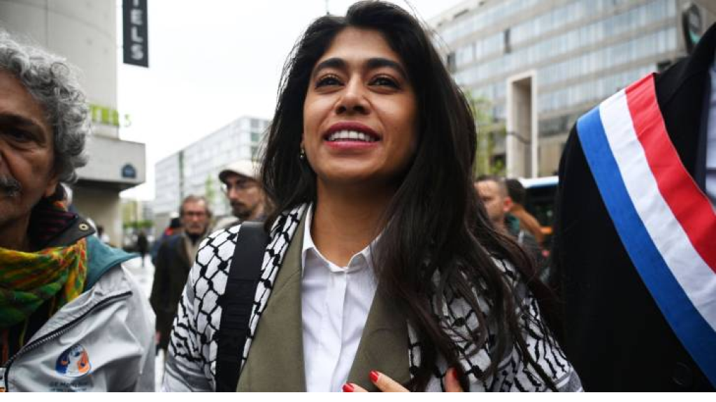 عضوة بالبرلمان الأوروبي تتعرض لهجوم: “سنحرق فلسطينكم”! (فيديو)