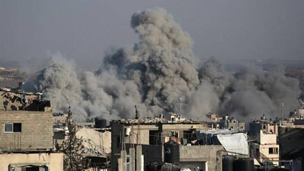 بالفيديو...عشرات القتلى والجرحى بقصف إسرائيلي استهدف مقهى على شاطئ بحر مدينة غزة