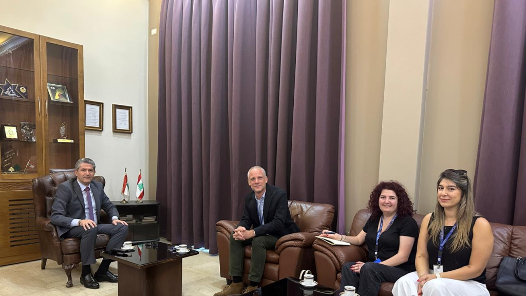 محافظ البقاع يبحث مع وفد الهجرة الأممية عودة النازحين السوريين