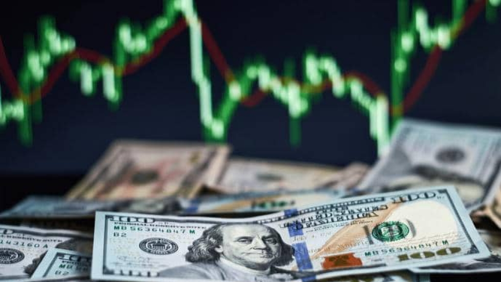 الدولار يهبط قرب أدنى مستوى في 3 سنوات ونصف