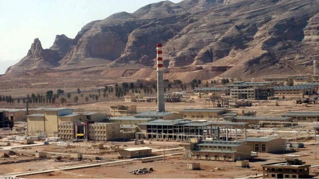 إيران تجري سراً تجربة نووية مصغرة في منطقة نائية