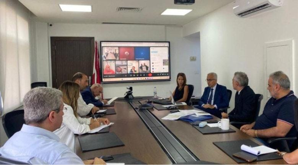 اجتماع تقني لمعالجة صوامع المرفأ