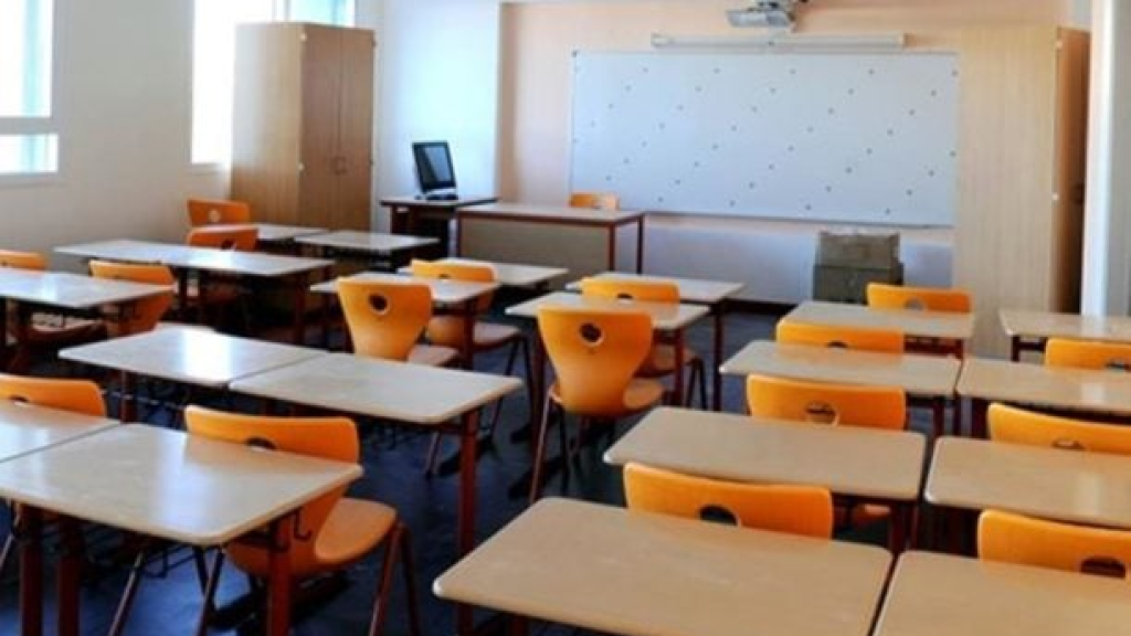 القطاع التربوي الرسمي في أزمة متصاعدة… المطلوب أستاذ “ببلاش”… يصمت ويراقب ويشكر! 