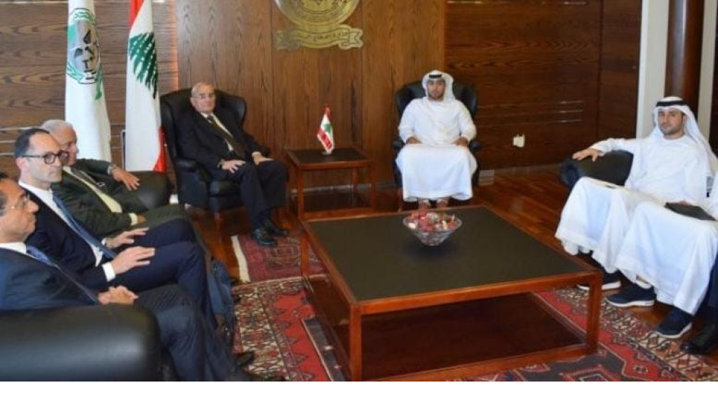 وزير الدفاع استقبل رئيس مجلس أبوظبي للاستثمار