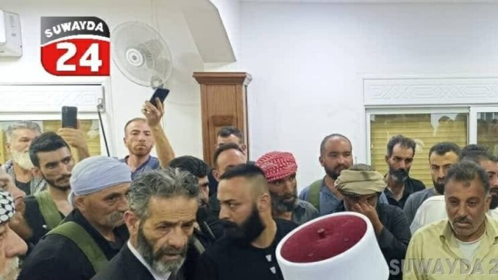 ارتفاع عدد الشهداء إلى 37.. إعلام محلي: تبادل المختطفين في السويداء واستمرار مساعي التهدئة