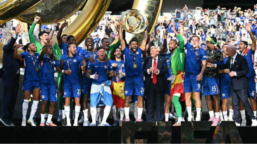 ترامب يتوج تشيلسي بكأس العالم للأندية