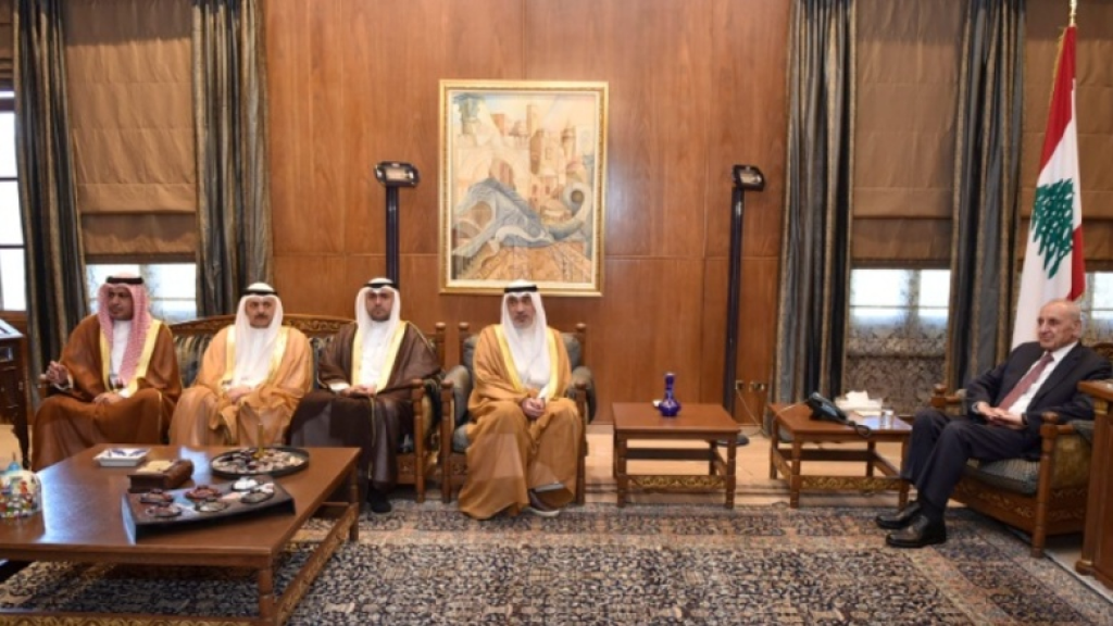 الرئيس بري استقبل وزير الداخلية الكويتية وبحث مع 3 سفراء في الاوضاع العامة