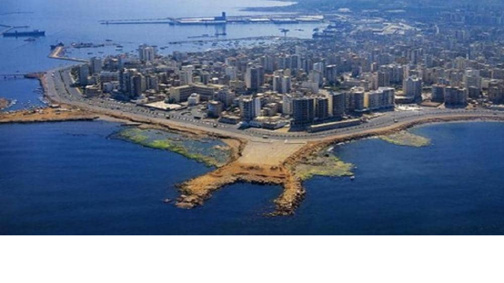 وقفة احتجاجية أمام بلدية طرابلس