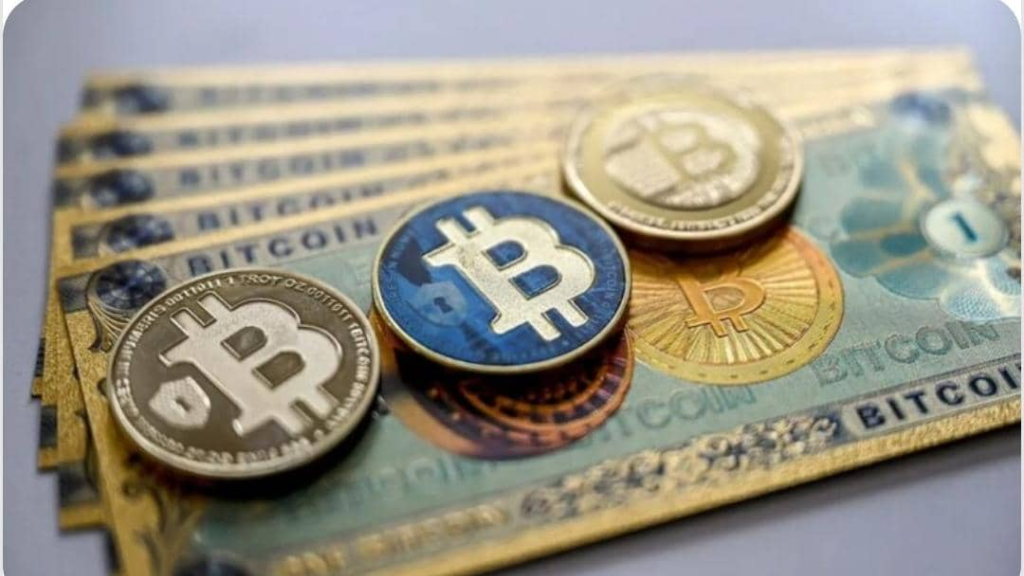 مبتكر “بيتكوين” يصبح بين أغنى 12 شخصًا في العالم