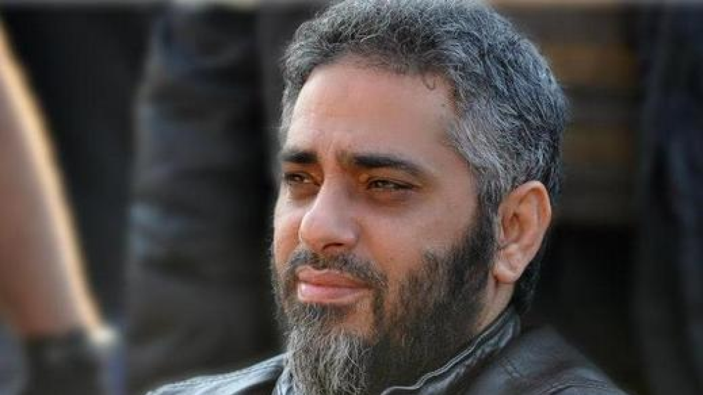 مـتـشـدّدون يُـحـاصـرون  فـضـل شـاكـر: ارتـدّ عـن الإسـلام  وعـاد إلـى الـغـنـاء!
