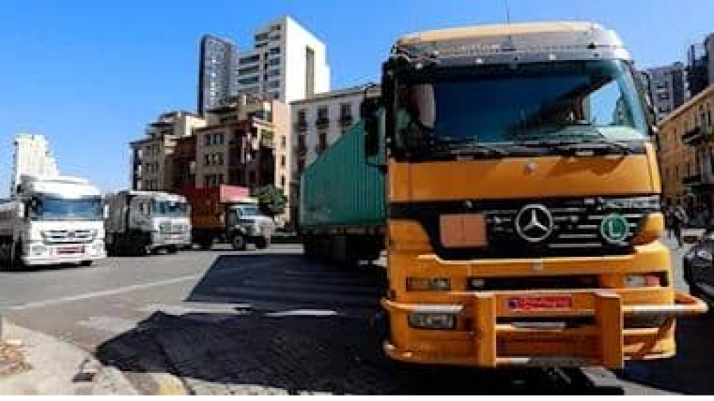 السماح للأجانب بقيادة شاحنات الترانزيت: أسباب أمنية أم رضوخ لأصحاب العمل؟