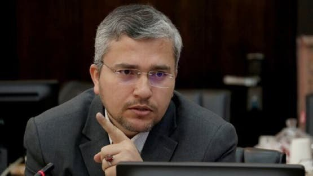 إيران تهدد بإجراءين إذا زاد ضغط العقوبات