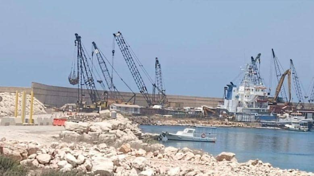 مرفأ صيدا يخطو بثبات نحو العالمية: تنوّع في الشحنات، ورؤية تطويرية شاملة