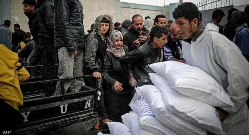 استشهاد 25 فلسطينيا بينهم منتظري مساعدات في غزة