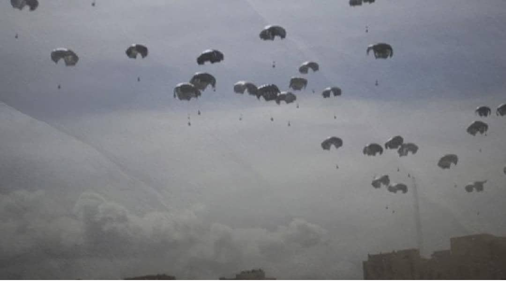بريطانيا تعلن مواصلة إسقاط المساعدات الغذائية جوا إلى غزة