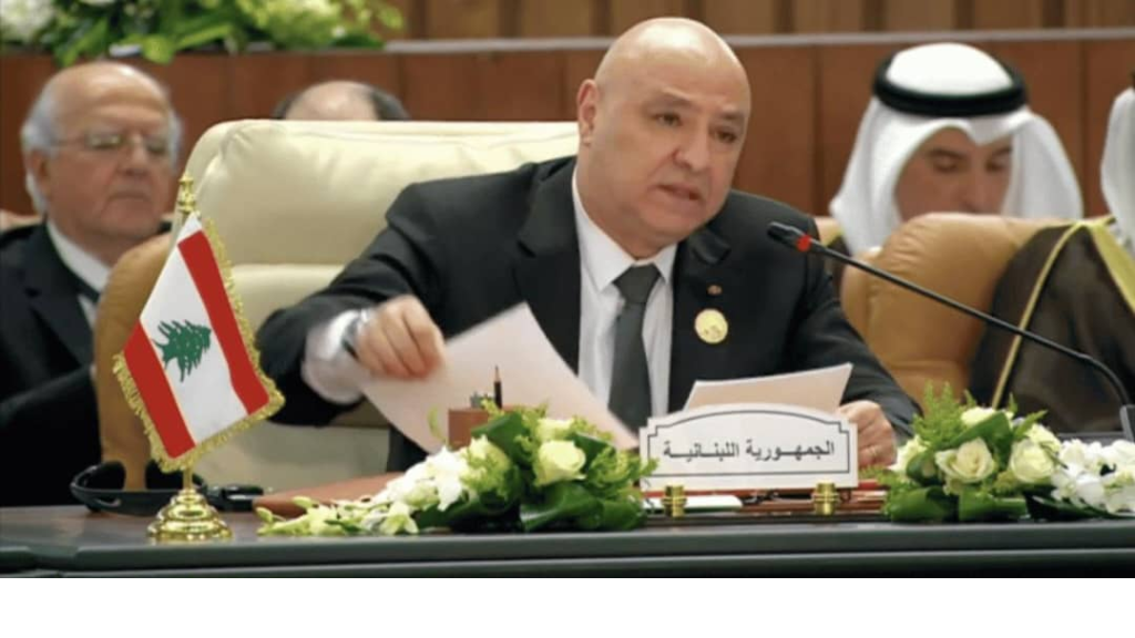 عون يغادر الى الجزائر بدعوة من رئيسها