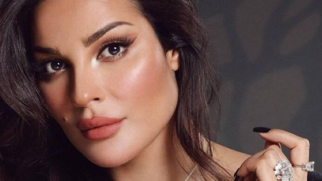 هل تعيش نادين نسيب نجيم قصة حب جديدة؟.. صورة تثير التساؤلات!