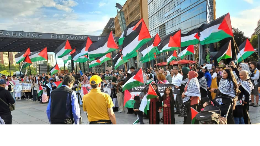 وقفة تضامنية في برلين دعما لغزة وللمطالبة بإنهاء الحصار