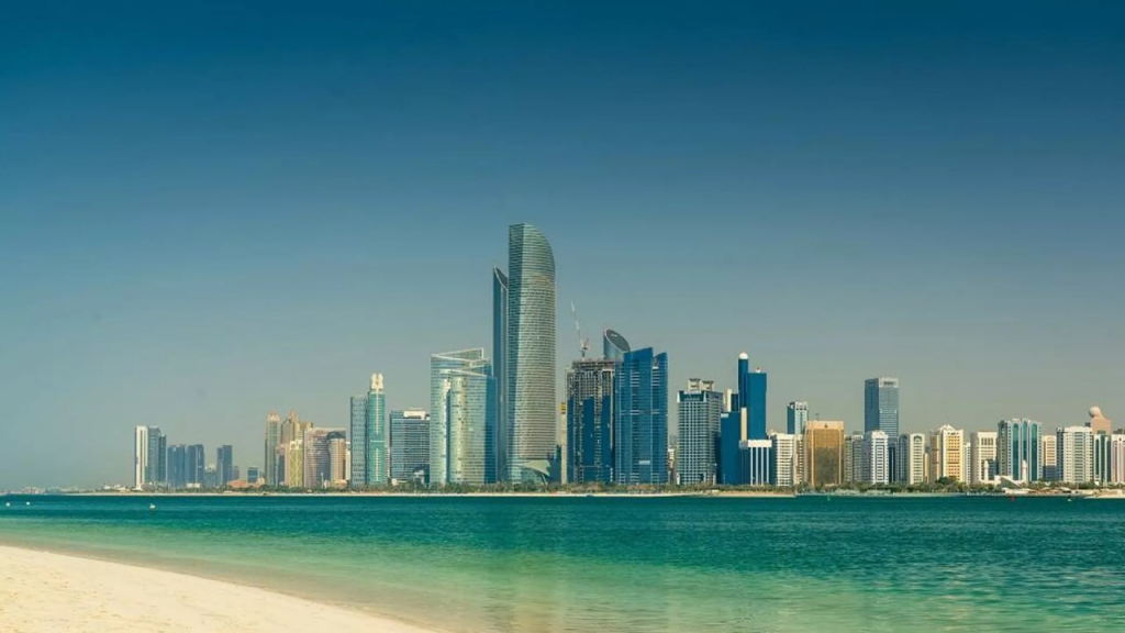 العدو يقرر إجلاء دبلوماسييها من الإمارات على خلفية تهديدات أمنية