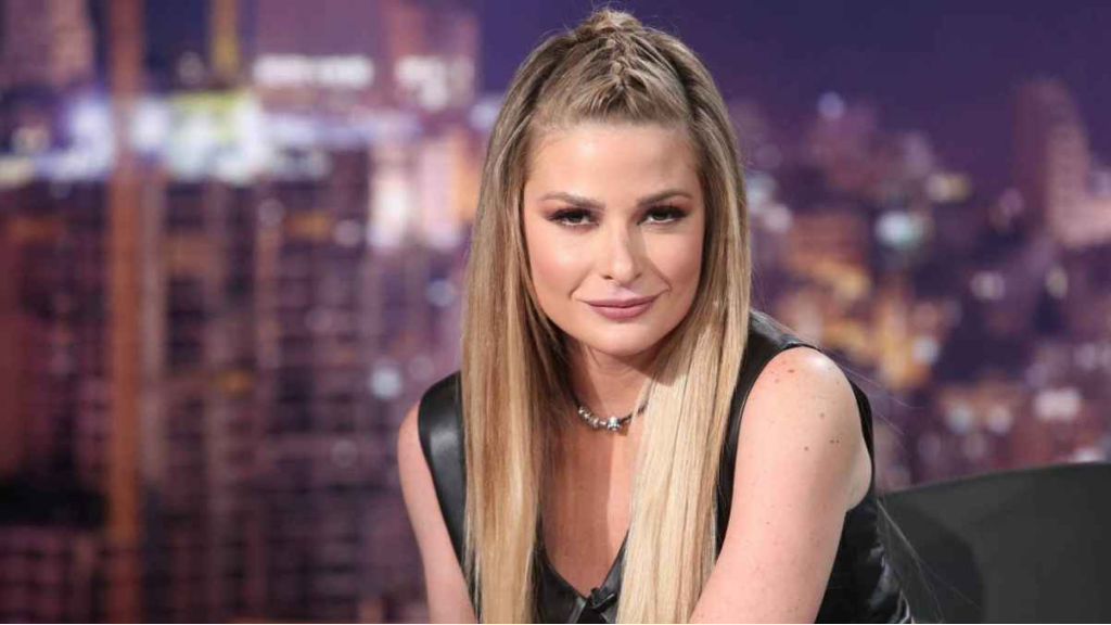 بالكوفية الفلسطينية.. باميلا الكيك تُثير الجدل في مهرجان 