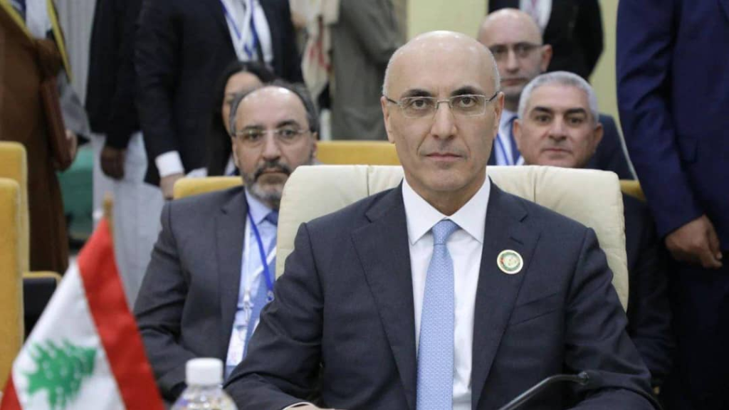 بين بند السلاح وانسحاب الوزراء... الحجار يكشف 