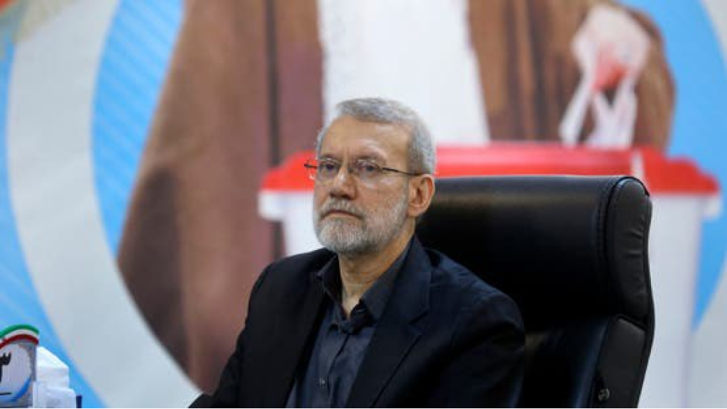 خامنئي يعيّن لاريجاني ممثلاً له في المجلس الأعلى للأمن القومي