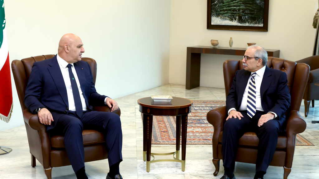 لبنان إتصالات لإيجاد مخرج مقبول يريح الحزب ولا يزعج واشنطن