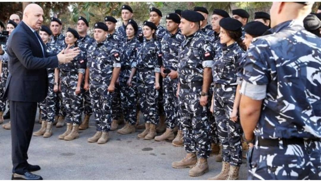 عون يتفقد سرية حرس رئاسة الجمهورية