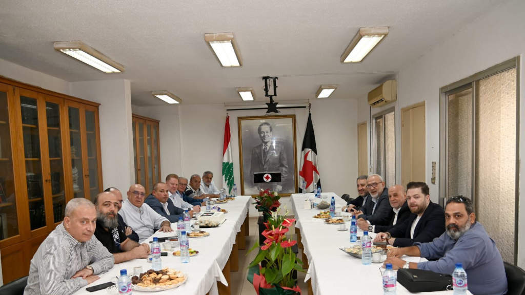 حزب الله يزور القوى القومية: كل الثقة بالجيش وعلى الحكومة التراجع عن قرارها الفتنوي..