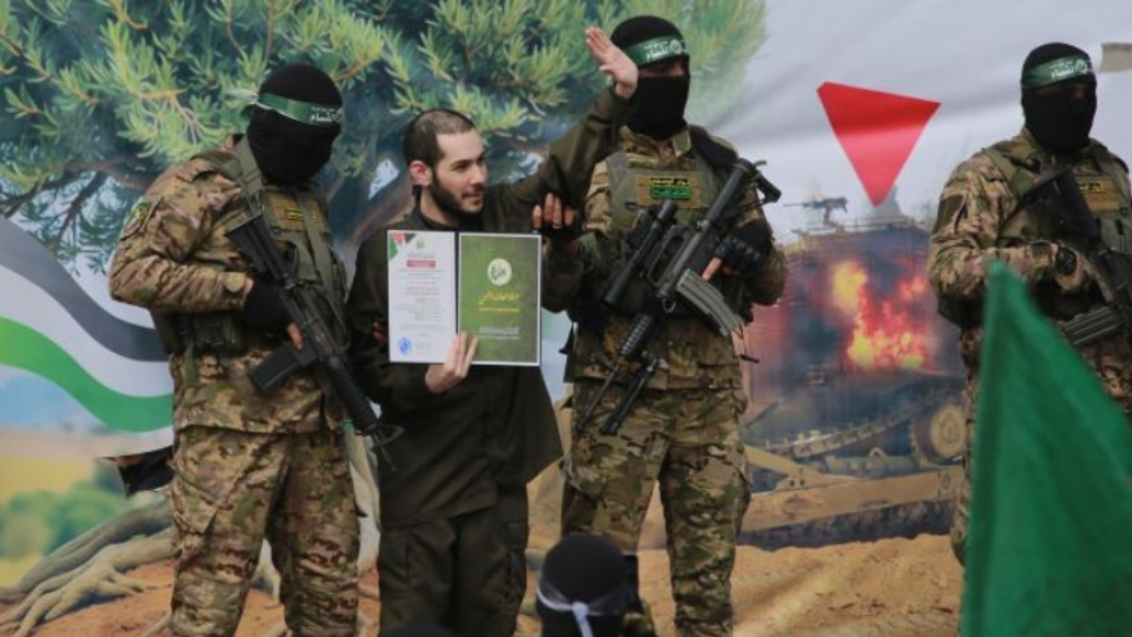 رهينة إسرائيلي يكشف ماذا كان يأكل وسط الجوع في غزة