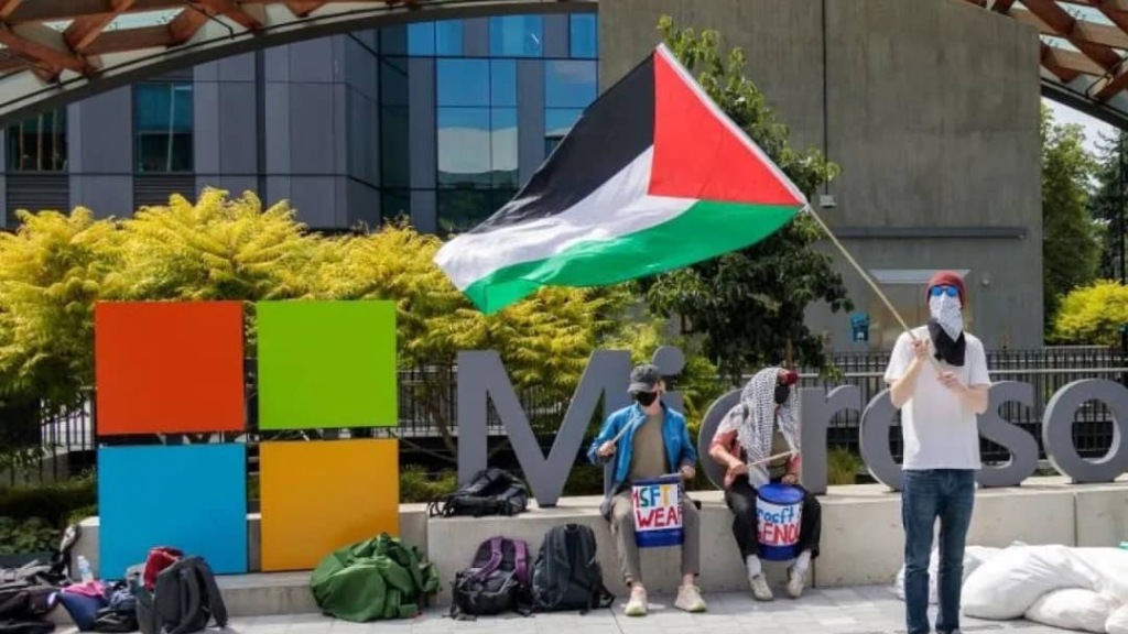 موظفون بمايكروسوفت يعتصمون ويطالبون بإنهاء العقود مع الجيش الإسرائيلي