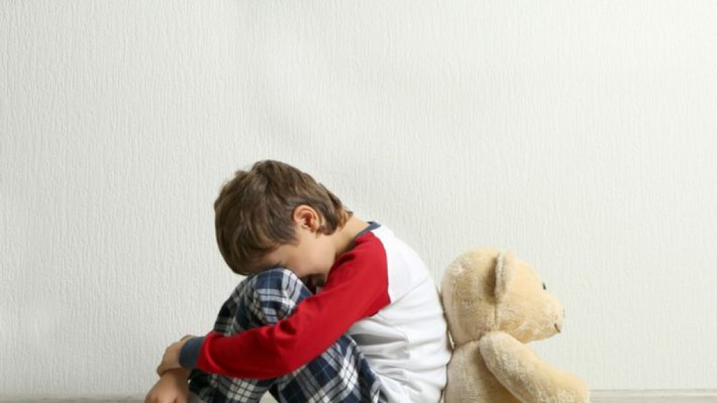 التوحّد… حين يتحوّل إنكار الوالدين إلى عبء صامت