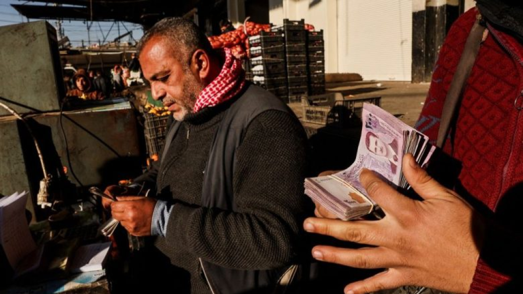 سوريا تعتزم حذف صفرين من عملتها وإصدار أوراق نقدية جديدة في ديسمبر