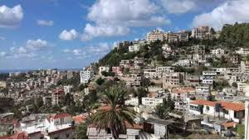 في عرمون.. أطلق النار على عمّه وزوجته وهذا مصيره