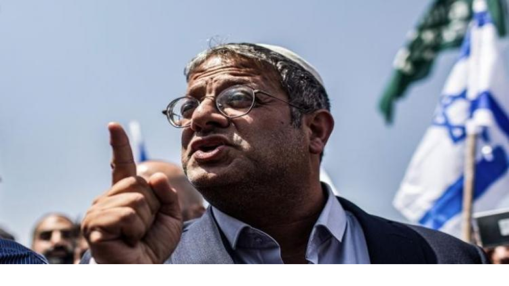 ناشطون إسرائيليون يلاحقون بن غفير ويتهمونه بقتل الأسرى