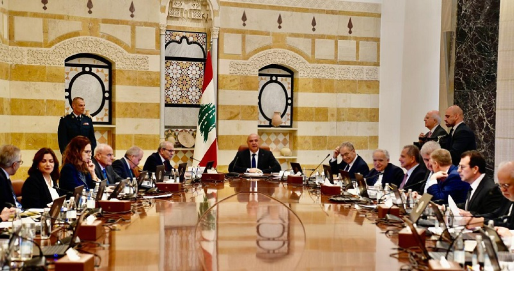فضيحة سيادية كبرى.. “اسرائيل” تشيد بقرارات لبنان الحكومية!