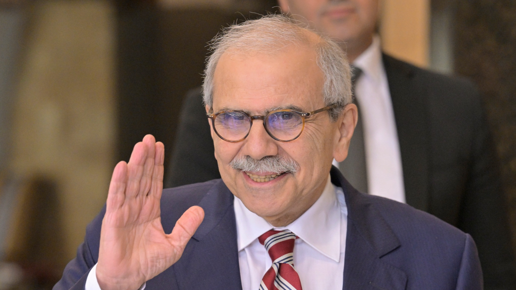 سلام يسحب أهم ورقة من يد رجيّ 