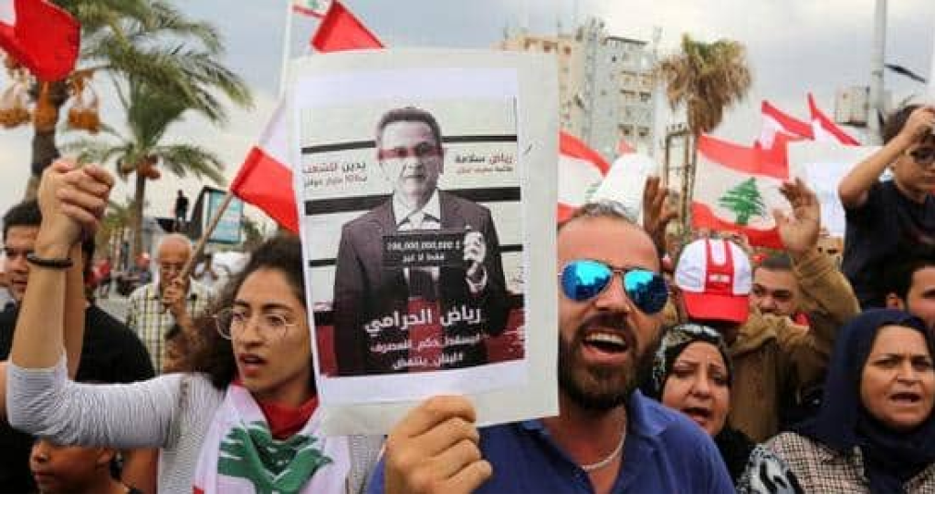 إخلاء رياض سلامة يخض اللبنانيين.. تفاصيل جديدة تتكشف